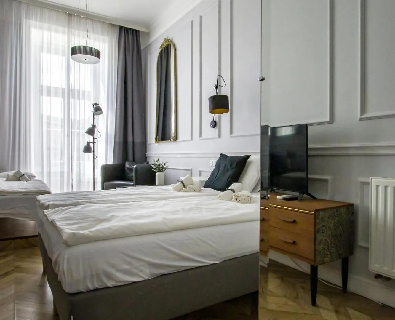 Wilson'S Oktogon Square Suite Apartment Budapest