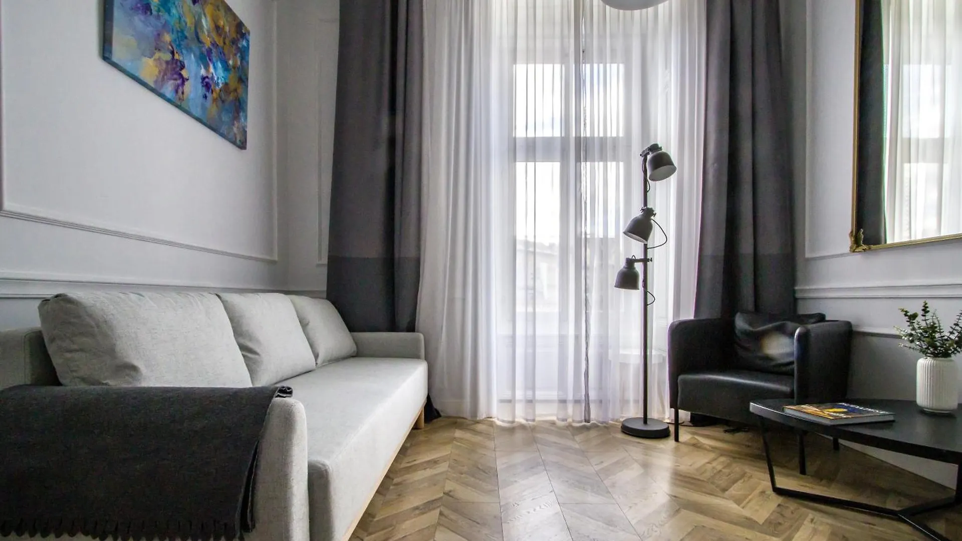 Wilson'S Oktogon Square Suite Apartment Budapest