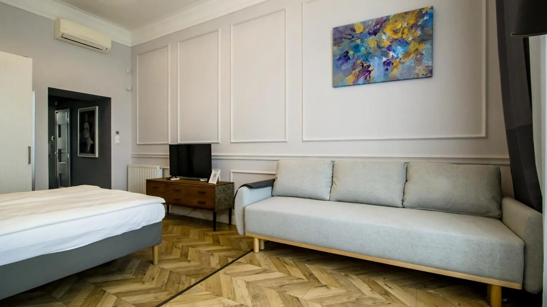 Wilson'S Oktogon Square Suite Apartment Budapest