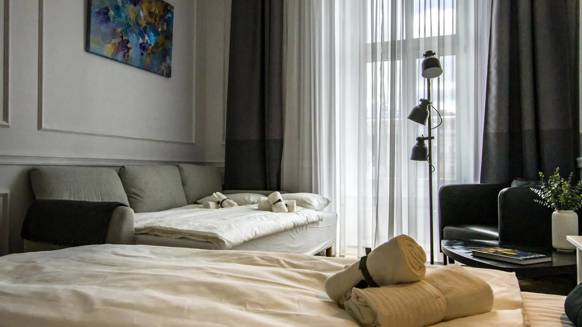 Wilson'S Oktogon Square Suite Apartment Budapest