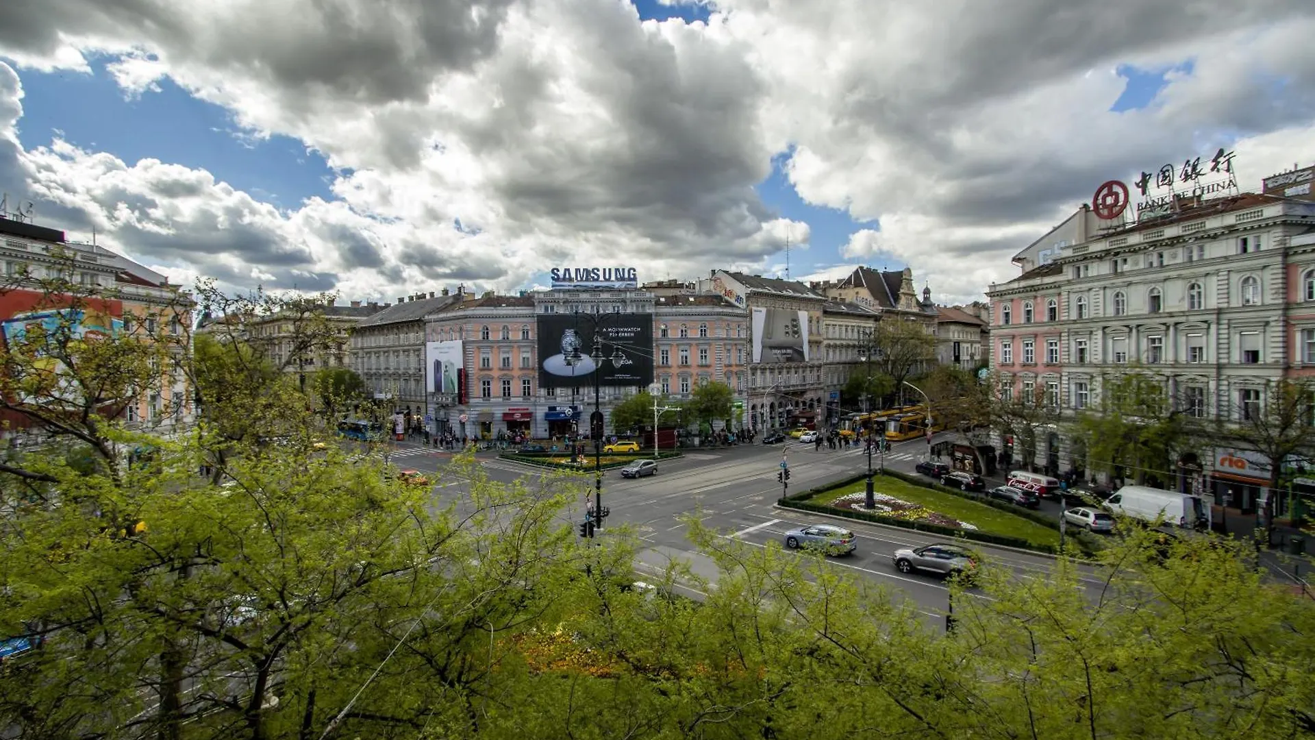 Wilson'S Oktogon Square Suite Apartment Budapest