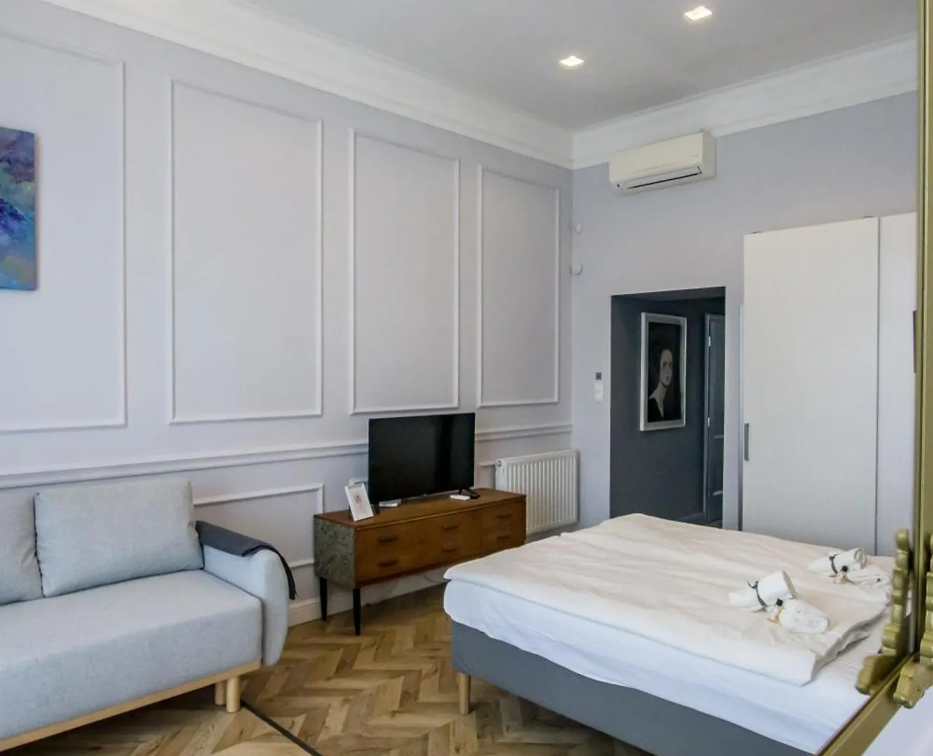 Wilson'S Oktogon Square Suite Apartment Budapest